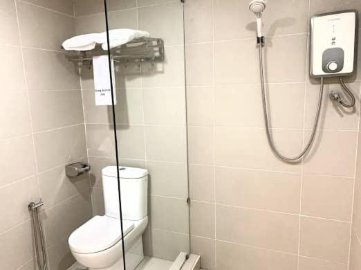 Kluang Riverview Hotel Экстерьер фото