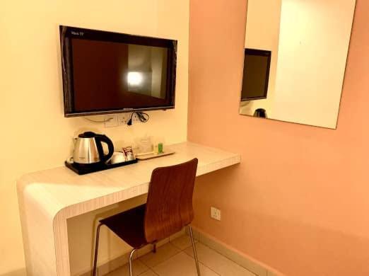 Kluang Riverview Hotel Экстерьер фото