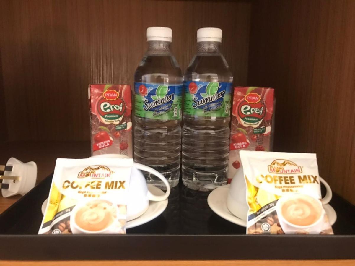 Kluang Riverview Hotel Экстерьер фото